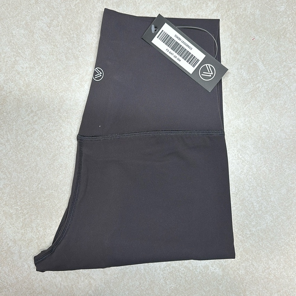 Savvi SSKin Leggings - Small